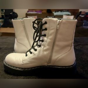 Women’s Boots